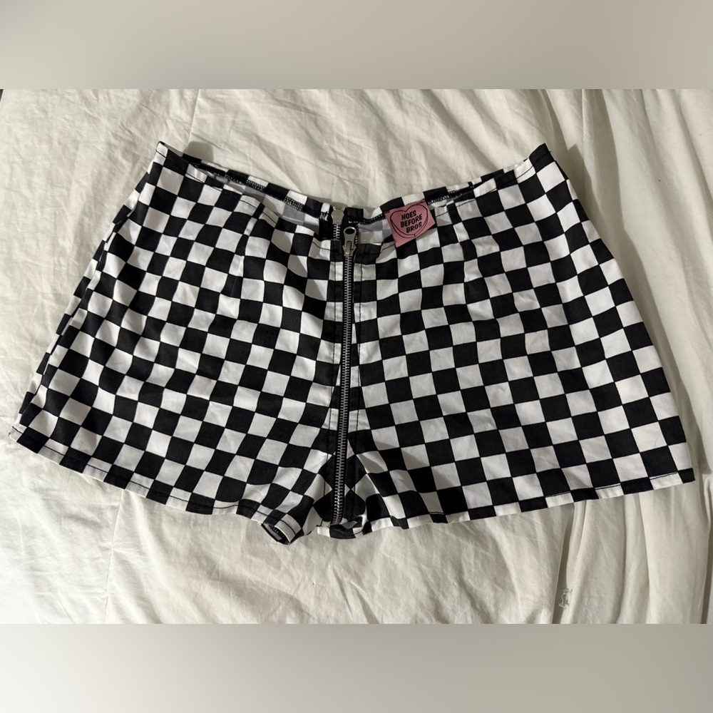 New without tags Hoes Before Bros checkered black and white zip up shorts